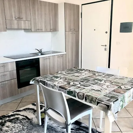 Lejlighed Lovely Apartment With Pool And Sea View